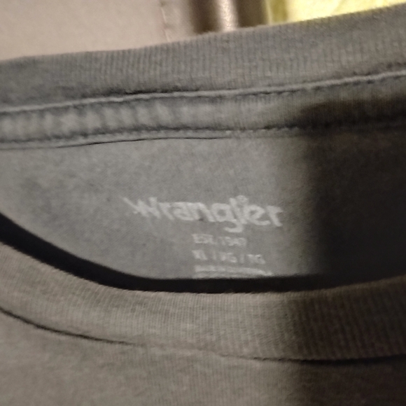 Wrangler Charcoal Graphic Tee - Picture 2 of 2